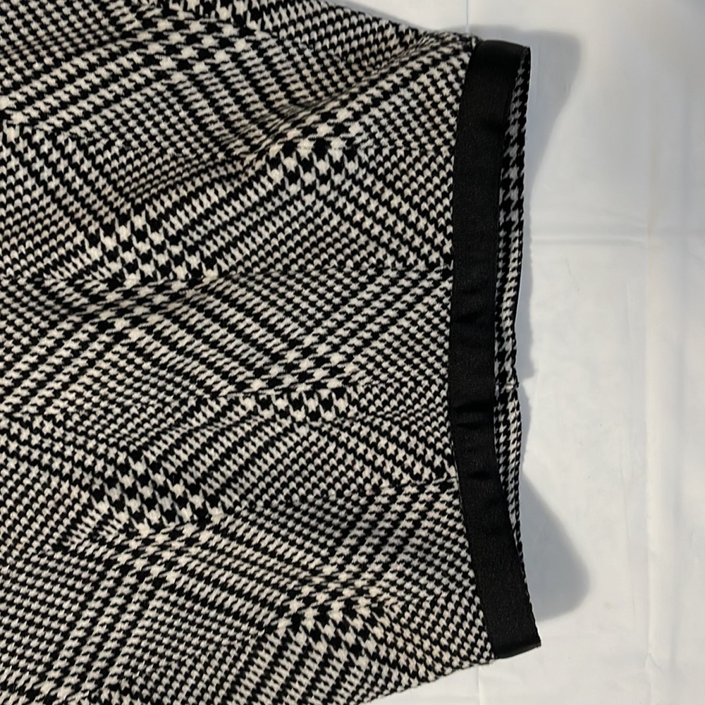 Kate Hill women’s skirt in black and white houndstooth size 2P - Picture 2 of 8